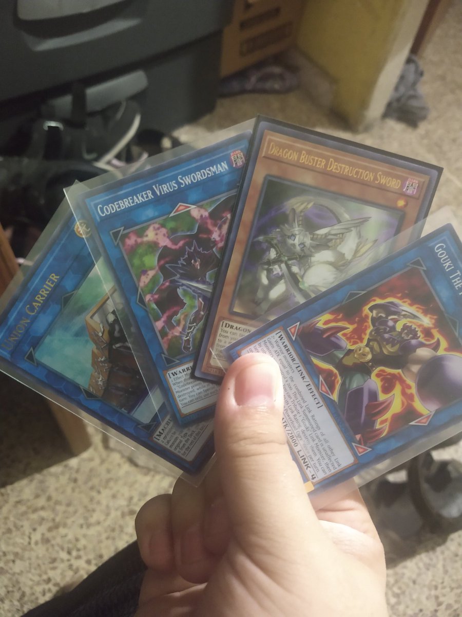 kinglio_15's tweet photo. I know I shouldn't... 
But my locals leave me no choice.
Don't make me stain my Goukis like this please!
Why must meta stain casual players @ArchfiendGuy ???
#ygo #yugioh #tcg #yugiohtcg #yugiohmeta #domainlock https://t.co/R9v7NSfSNv