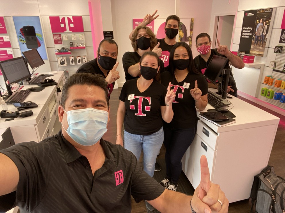 Great week in beautiful Florida with <a href="/mariogomezgp/">Mario Gomez</a> and his @GPMobileTPR team!  Keep crushing it Marco Island crew!! <a href="/ShaneParks928/">Shane Parks</a> great seeing you this week!