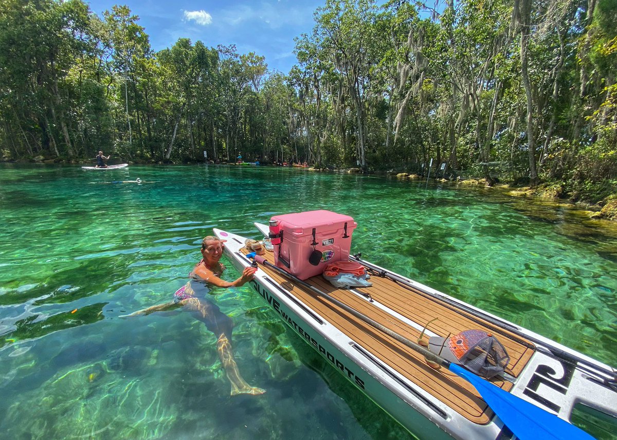FlatsClass's tweet image. We went to the Springs today to beat the heat! I love our part of #Florida ... @DiscoverCR_FL  

#livetofish @yeti #flatsclass #captainandblondie