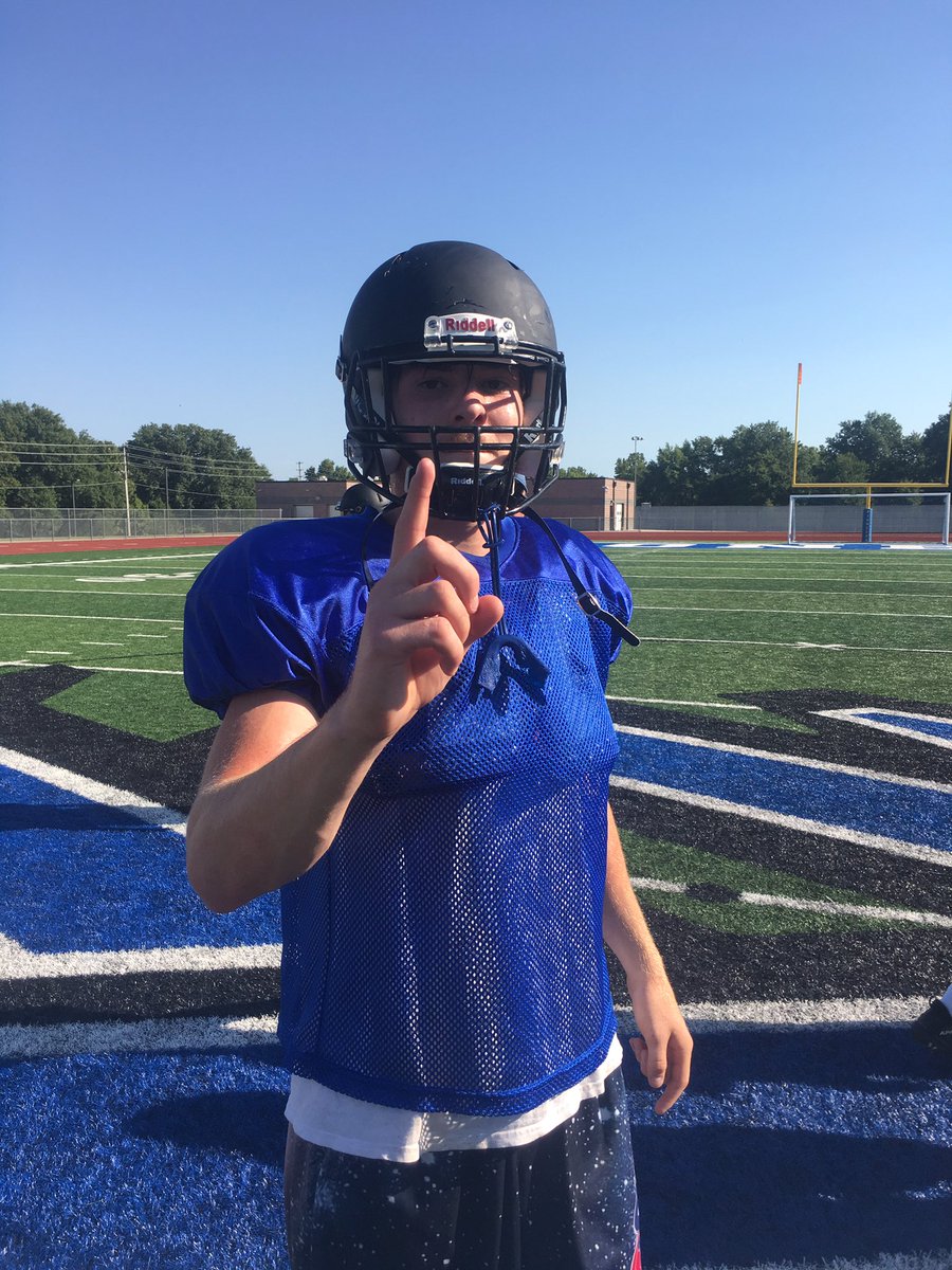 Pioneer Football #RockPaperScissors Champion 🏆is senior Keaton Comer! #LeaveNoDoubt #LND #5Pillars