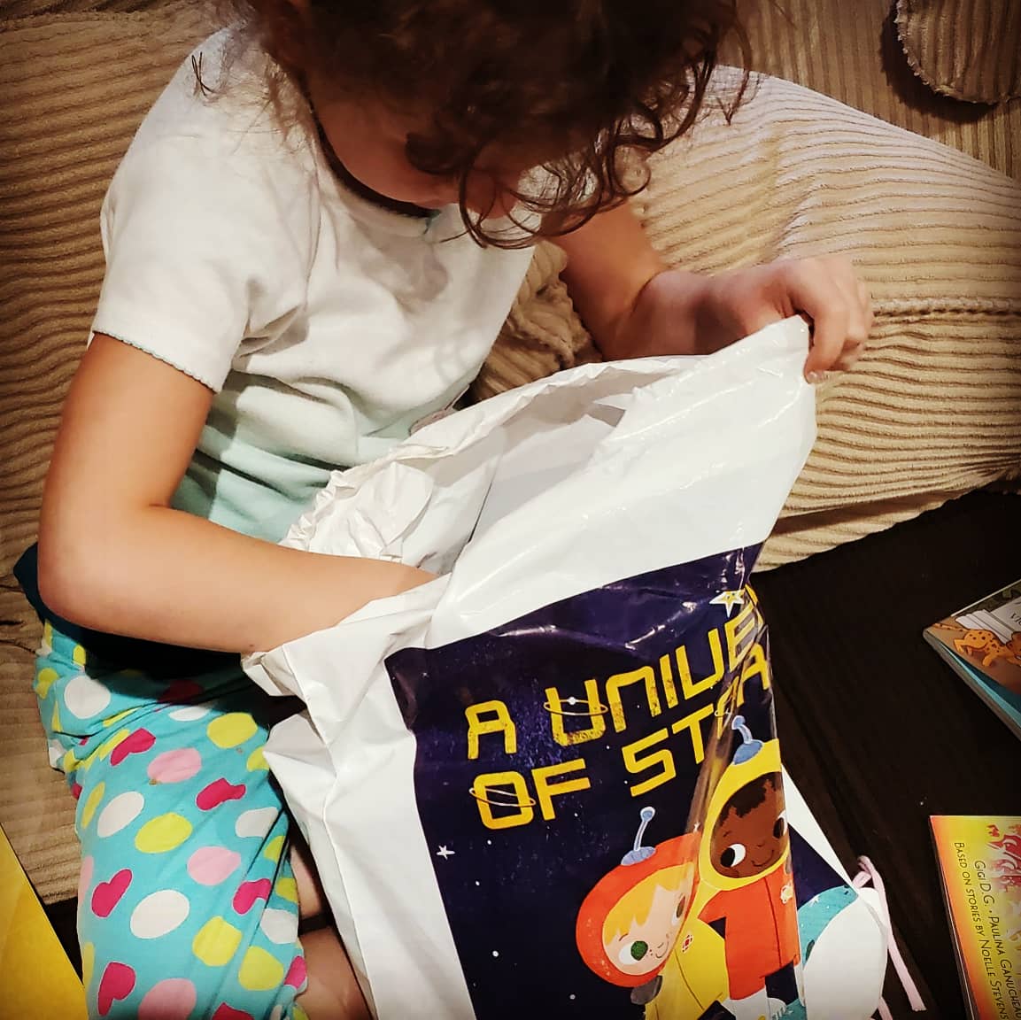 Kemeah520's tweet photo. Kari won a prize from #GFPsummerreading
#iggleworms https://t.co/wK3Ikmu6lF