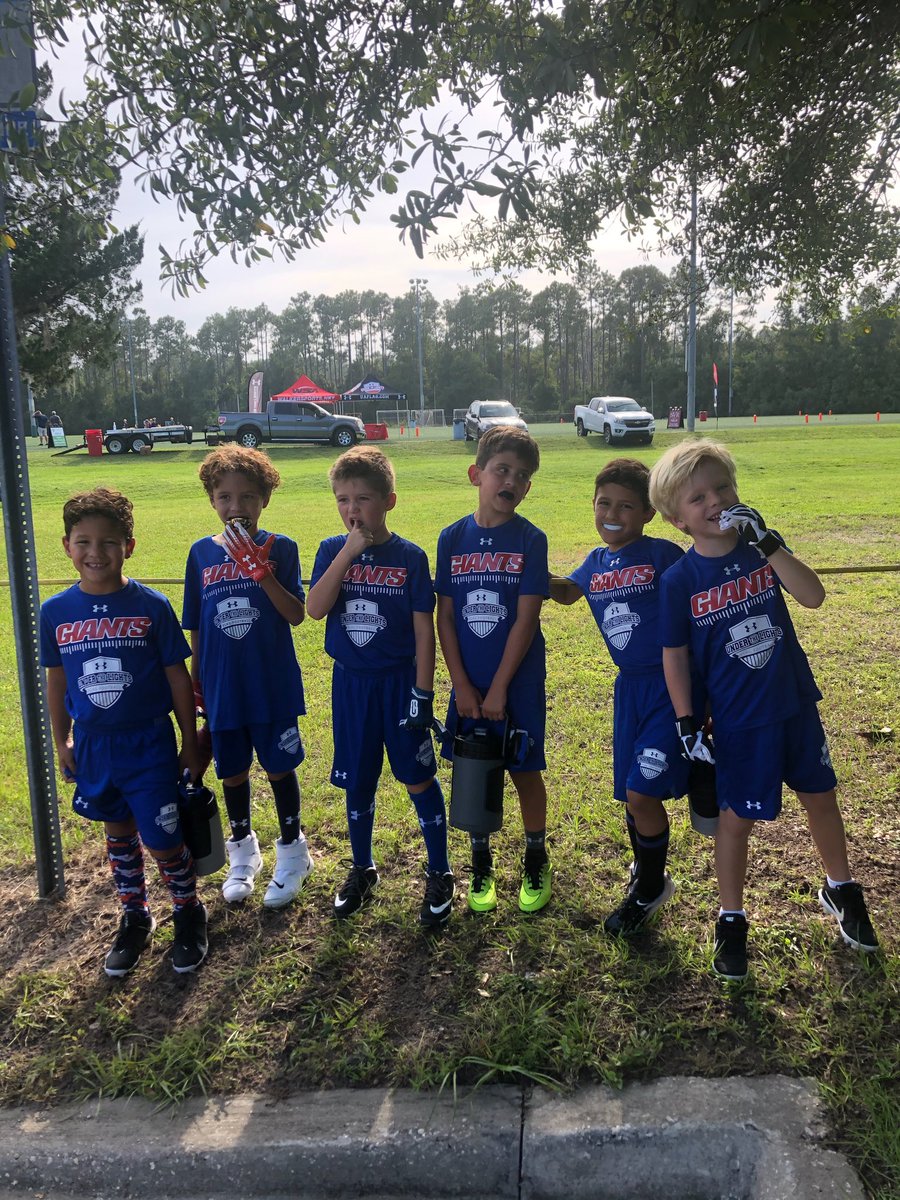 BigsSports1's tweet photo. 🏈🏈Welcome back Football!!! Shout out to the GIANTS 💪 @walkersports_ @underthelights_jax #goBIGS https://t.co/snoQfysFs6