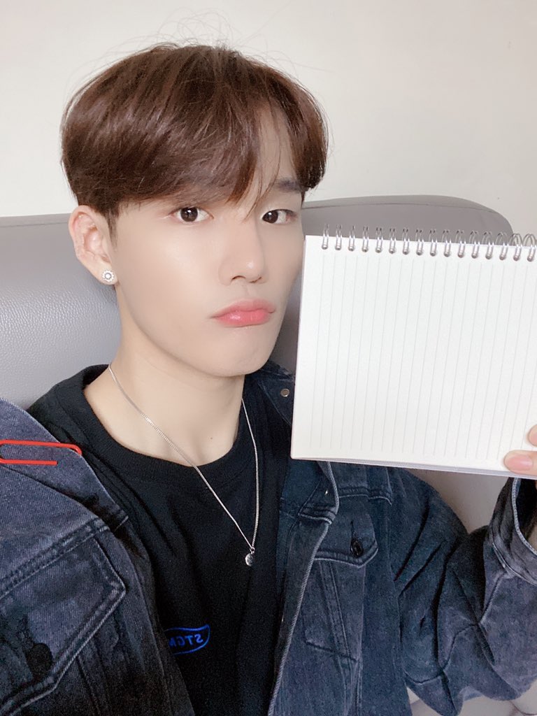 KSHFRANCE's tweet photo. TWITTER | 050920
ยซ Une selca pour la fabrication de mes invitations ร la TMI party โ๏ธ
Venez dimanche ร la TMI party FIXs ๐
Le fait que le design des invitations ait รฉtรฉ fait par moi n'est pas un secret!
#CIX #FIX #SEUNGHUN #KIMSEUNGHUN #MesSides #TMIParty #BOOM!LutSa ยป https://t.co/mNEzF5lE04