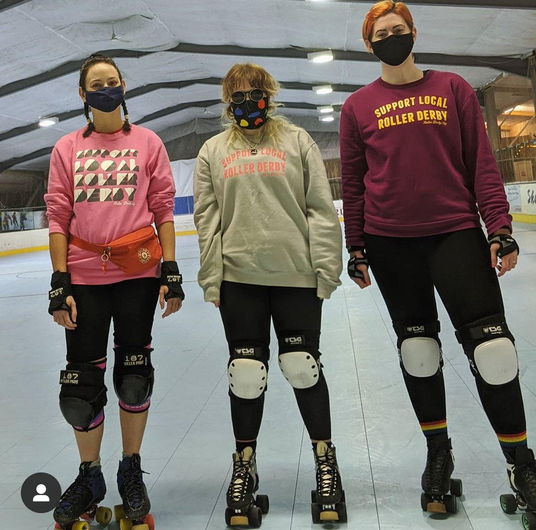 GOT TO HAVE A SKATE TODAY WITH MY PALS AND I MISS ROLLER DERBY EVEN MORR