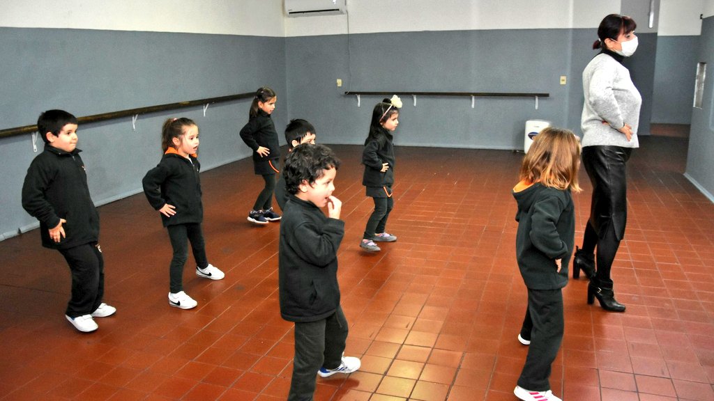 Inst_EDUSchool's tweet photo. Terminamos una semana de intenso trabajo!
#eduschool https://t.co/r3KYWDkm7s