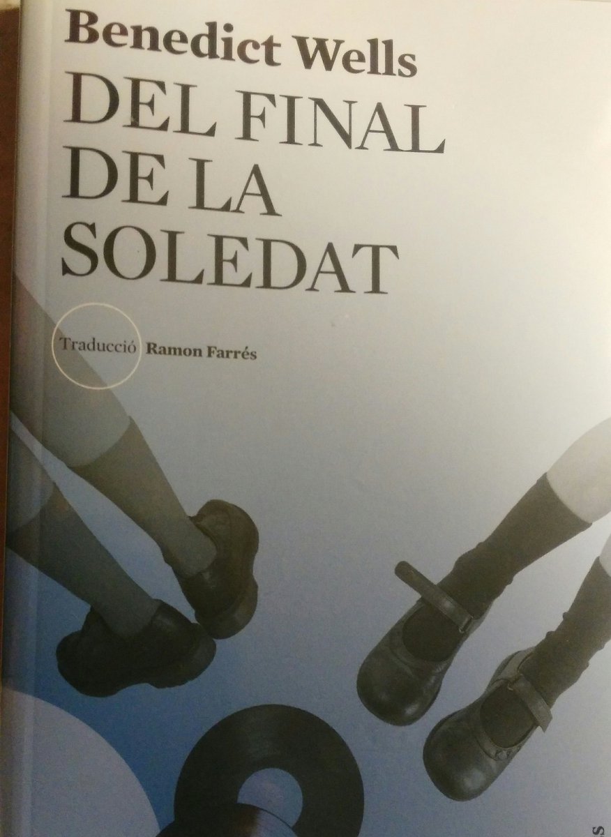 MariusAguilera's tweet photo. Poc es parla d'aquesta meravella. Un llibre intím sobre la petjada que les persones deixem i ens deixen. No som ningú. I una merda! El llibre explica que tots necessitem a algú i algú ens necessita. I sense els uns i els altres la nostra vida seria una altra. @edleshores https://t.co/Ax3iz8aGmY