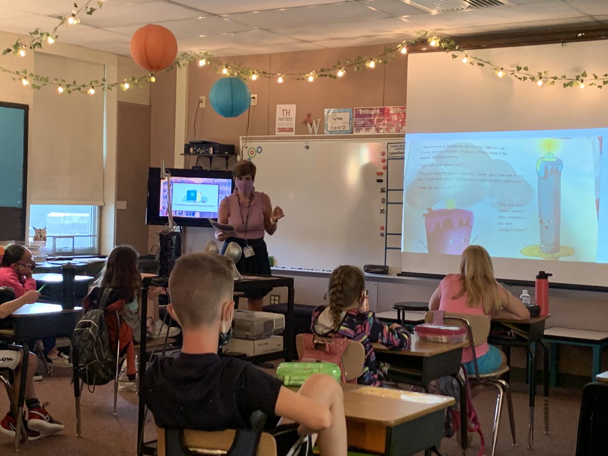 WertzsClass's tweet photo. Not everything is changing, we still met with Mr. Youcheff to learn about expectations and we learned how to help each other shine from Mrs. Kessel. I know it’s going to be a great year! @NH_Elementary https://t.co/ZcHbxXSRVa