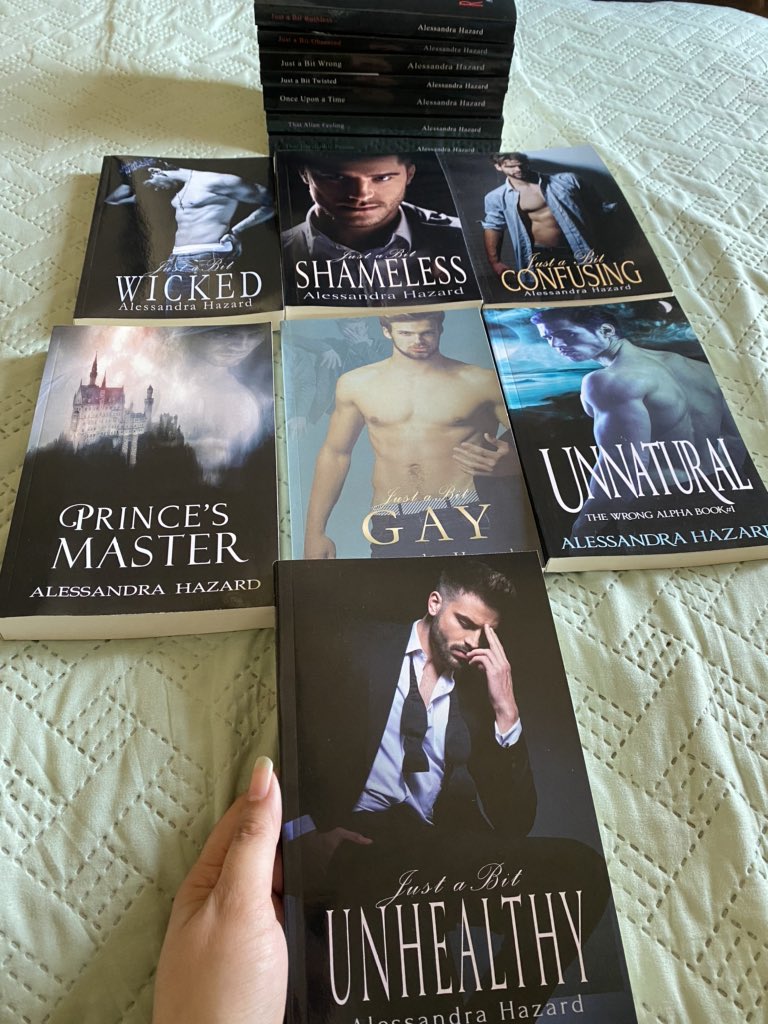 alterlove18's tweet photo. I finally have all the books (almost all the books missing Just a Bit Dirty) Alessandra Hazard is my favorite author and having all her books with me is a beautiful feeling♥️
📖 📚
#AlessandraHazard #MMRomance #GayRomance #StraightGuysSeries #books #LGBTbooks https://t.co/8zRoUzBCVC