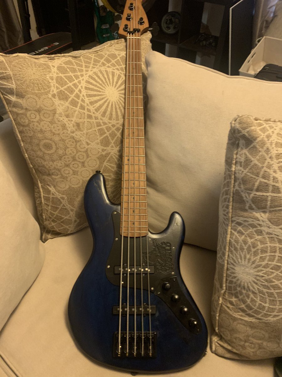 world_boogie's tweet photo. Modified my bass guitar tell me what u think!!!!!! https://t.co/t0JftaHXa9