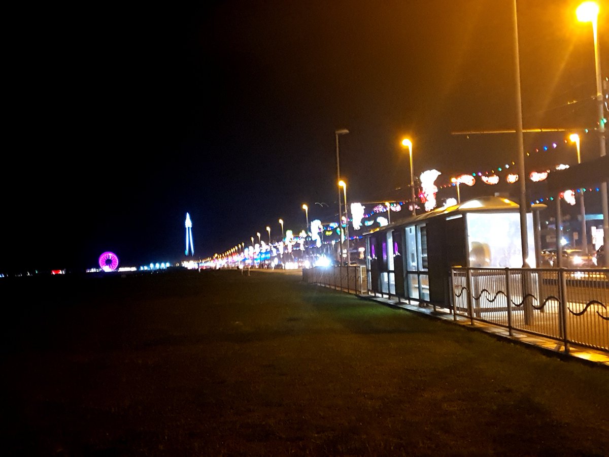 LusciouslipsLL's tweet photo. Welcome to Blackpool. #Blackpoollights #Blackpooltower #Blackpoolwheel #Blackpoolpleasurebeach #Blackpoolsouthpier
#Blackpoolseafront https://t.co/HsYkYqIPVd