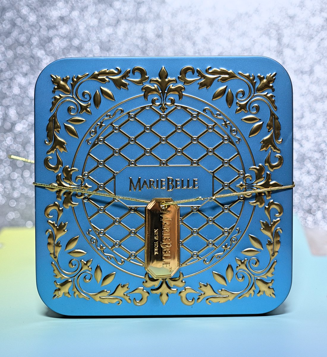 Enclosed is something magical ✨ #mariebelle #brownies