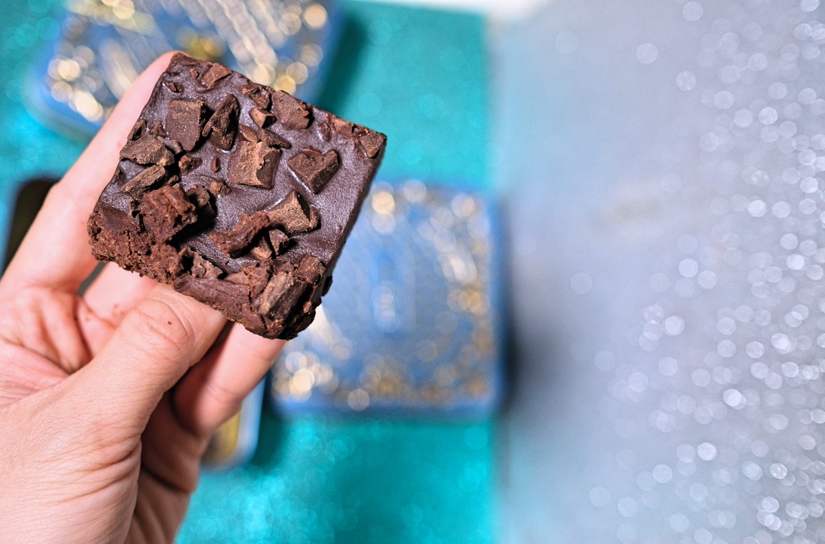 Who wants to take a BITE? 😋 #brownie