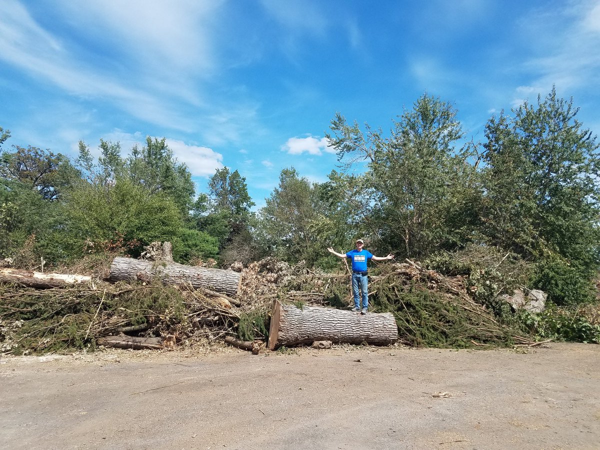 wibatman's tweet photo. County picked up the pile my neighbor and I built with half our destruction.  #derecho https://t.co/WIxlGmVwQr