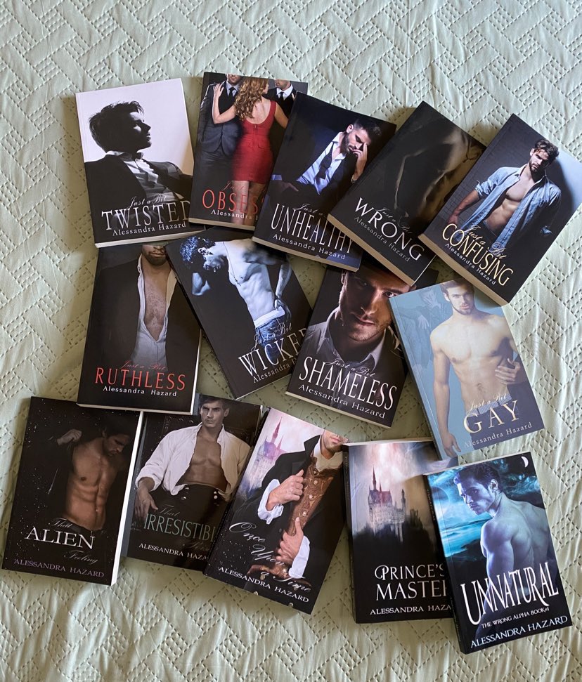 littlestar1208's tweet photo. I love love love the feeling of books in my hands😍 I don’t buy physical books enough but when I do it I’m sooo happy 📚 I LOVE ALESSANDRA’S BOOKS♥️♥️
#AlessandraHazard #MMRomance #GayRomance #StraightGuysSeries #books #LGBTbooks https://t.co/jxK8VskVK9