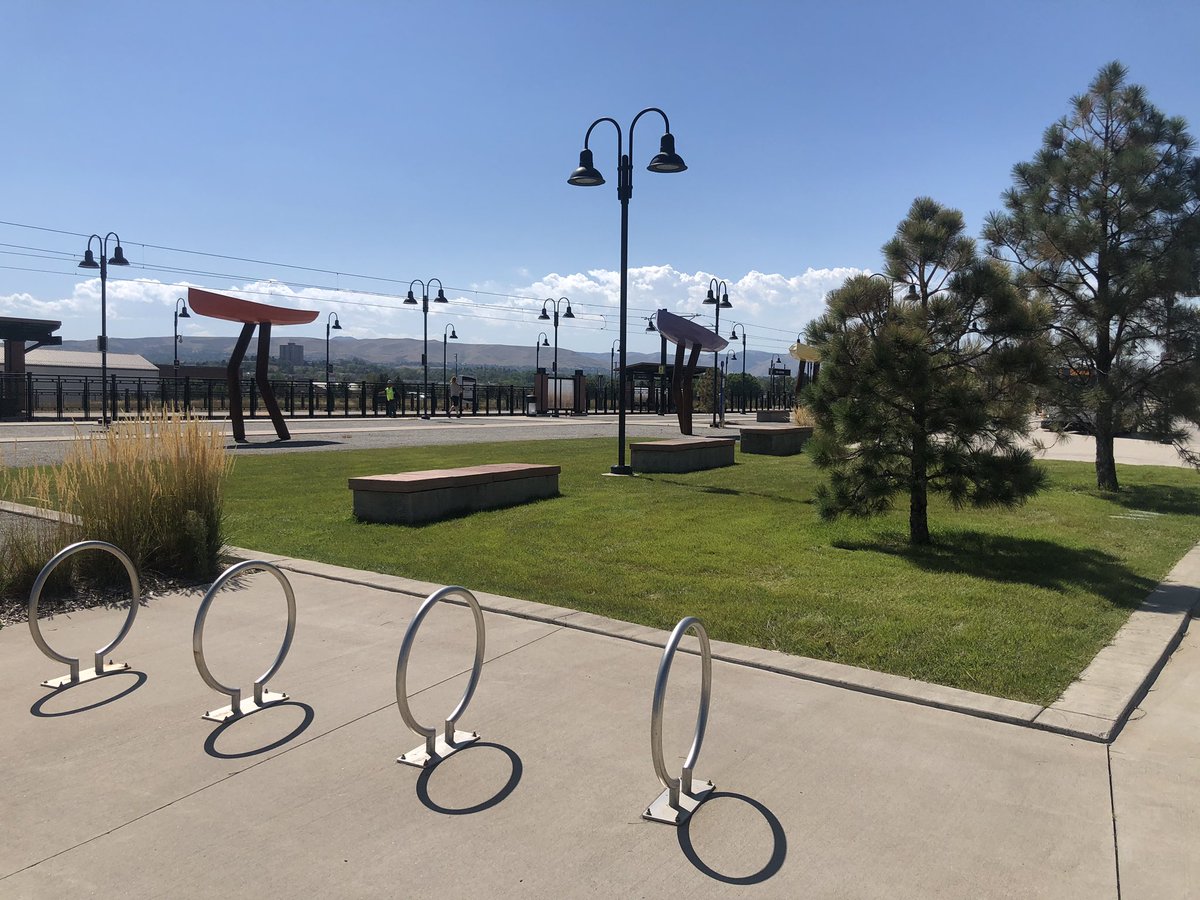 LakewoodEconDev's tweet photo. Enhancements at Lakewood’s Oak St. Station are fun &amp; impressive. “Walking Boat” art sculptures greet commuters everyday.

Denver Metro Area’s world class lightrail system includes the #WLine in #LakewoodCO

🚈@RideRTD 
🔹@40WestArts 
🚈 #LightRail
🔹#WestColfax
🚈#WestLine https://t.co/lZTgmv9lSy