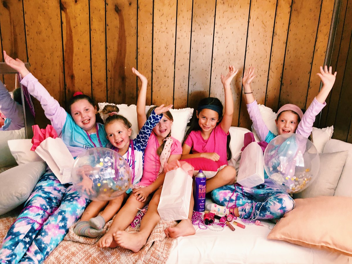 CUOutdoorLab's tweet image. Raise your hands in the air if you’re ready for a long weekend! 🙋‍♀️
...
Our group cabins are the perfect place for your next slumber party! With 10 beds AND plenty of room to dance, what more could you ask for? Check out the link in our bio to book your stay!