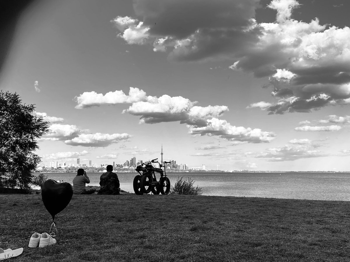 The past is your lesson. The present is your gift. The future is your motivation. ~ Unknown                                         Le passé est votre leçon. Le présent est un cadeau. L'avenir, votre motivation. ~ Auteur inconnu