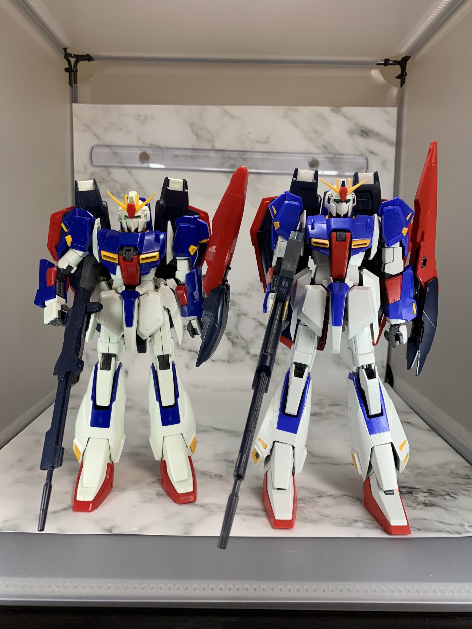 تويتر 金潟 素組夫 すぐお على تويتر Z祭 右がmg Zガンダムver1 0 左がmg Zガンダムver2 0 T Co 8kkgydyltq