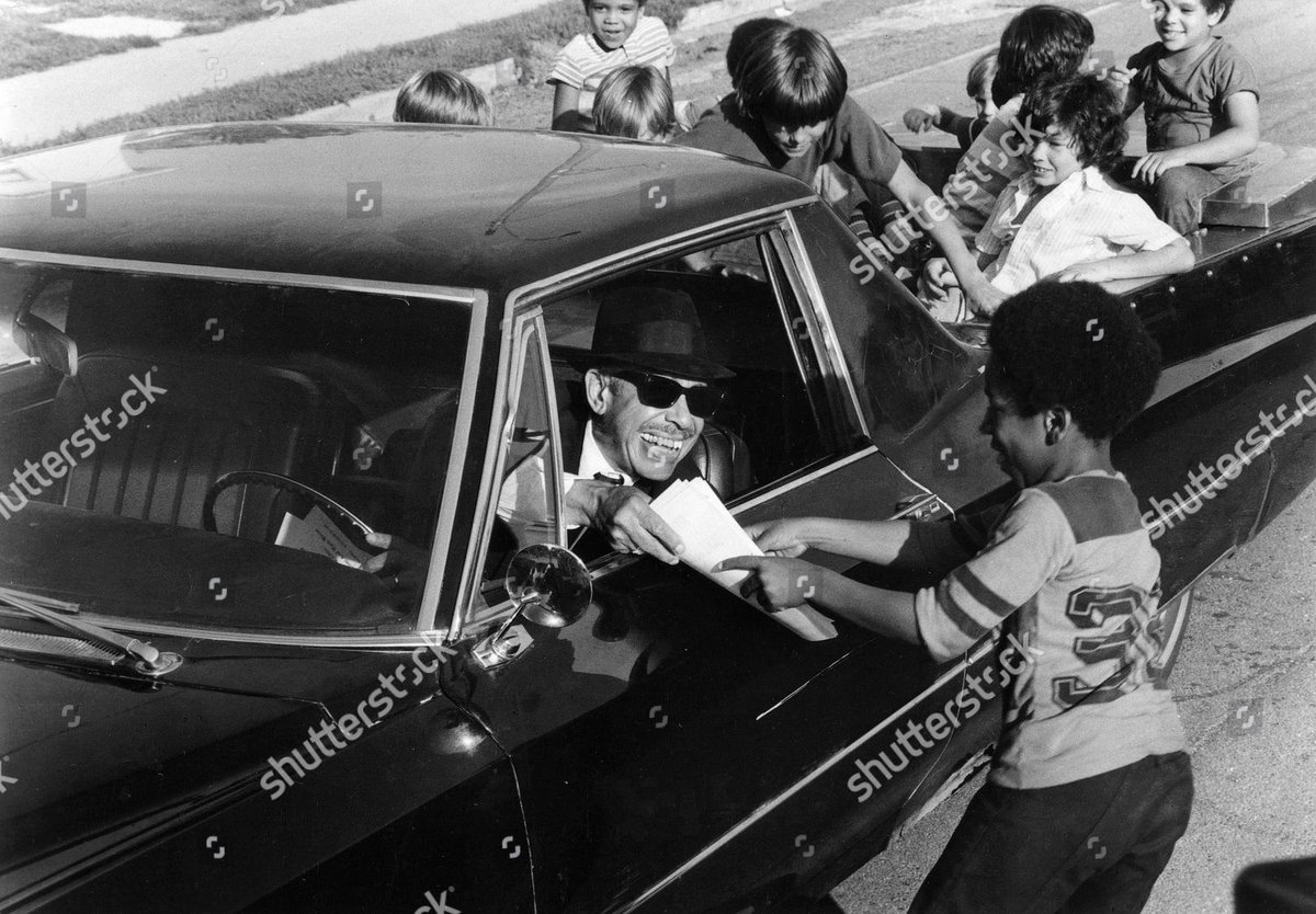 Thogar's tweet photo. Taxicab Calloway
#CelebVehicles https://t.co/1DIxjGwff2