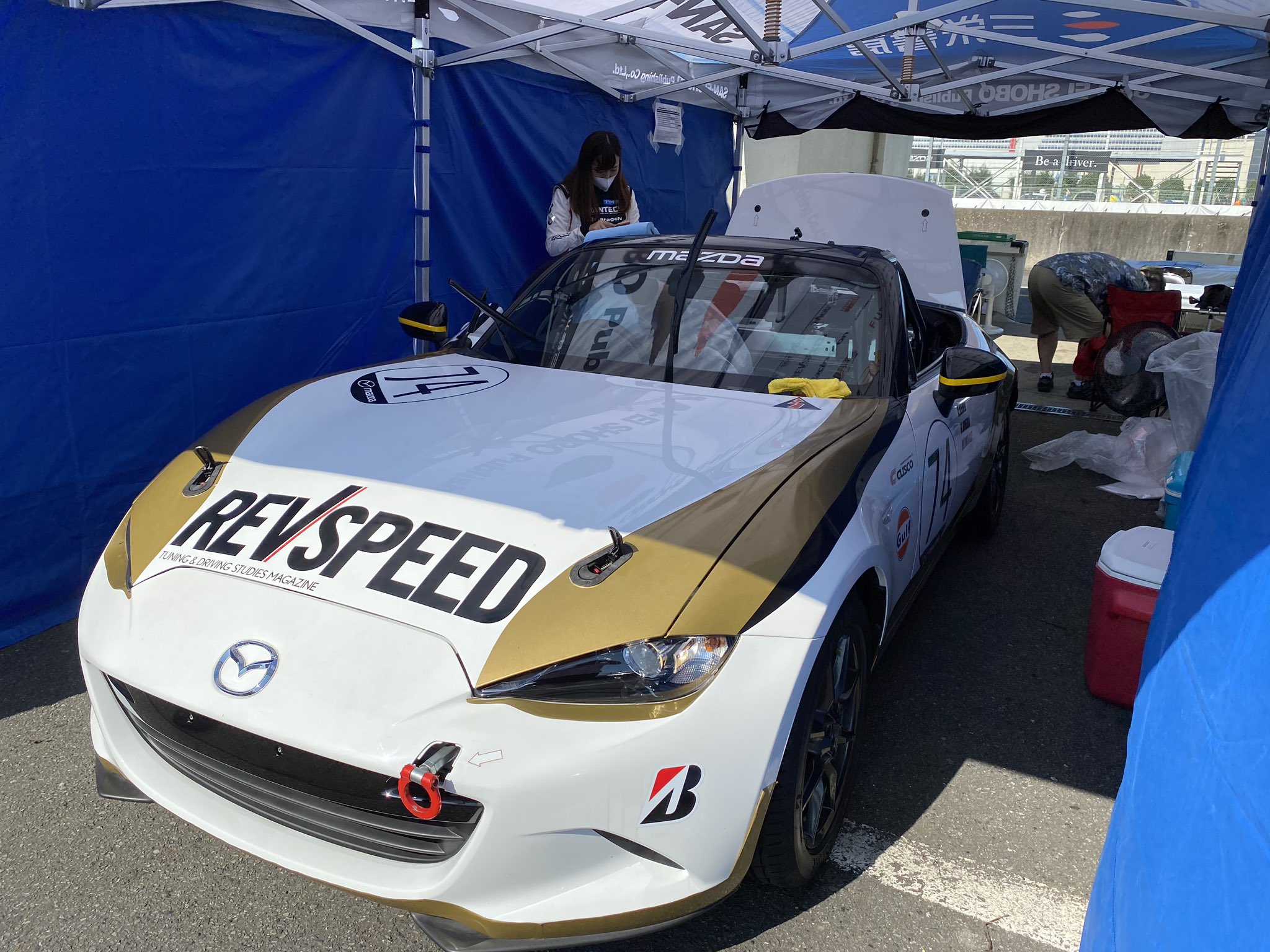 外科医レーサー梅田 梅田剛 メディア対抗ロードスター4時間耐久レース 予選ポールポジションとりました 決勝もこのまま優勝目指します メディア対抗ロードスター メディ耐 ロードスター 筑波サーキット T Co 4cm9zozjqa Twitter