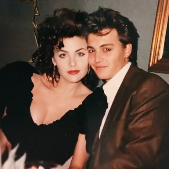  #JohnnyDepp dated  #SherilynFenn after they appeared together in an episode of  #21JumpStreet of  #TwinPeaks 2016: Fenn's tweet - "I know JCD is not capable of the things being written"