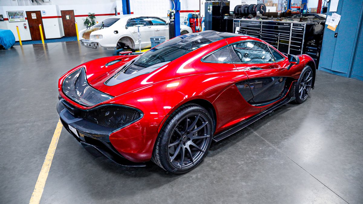 _SterlingCC's tweet photo. To be a class above the rest requires a daily commitment to excellence 🙌 Ensure the heart of the McLaren heritage is continued at any step in your journey of ownership, including collision repair. 

#Mclaren720S #Mclaren #McLarenNewportBeach #NewportBeac https://t.co/zkvLakPcFo