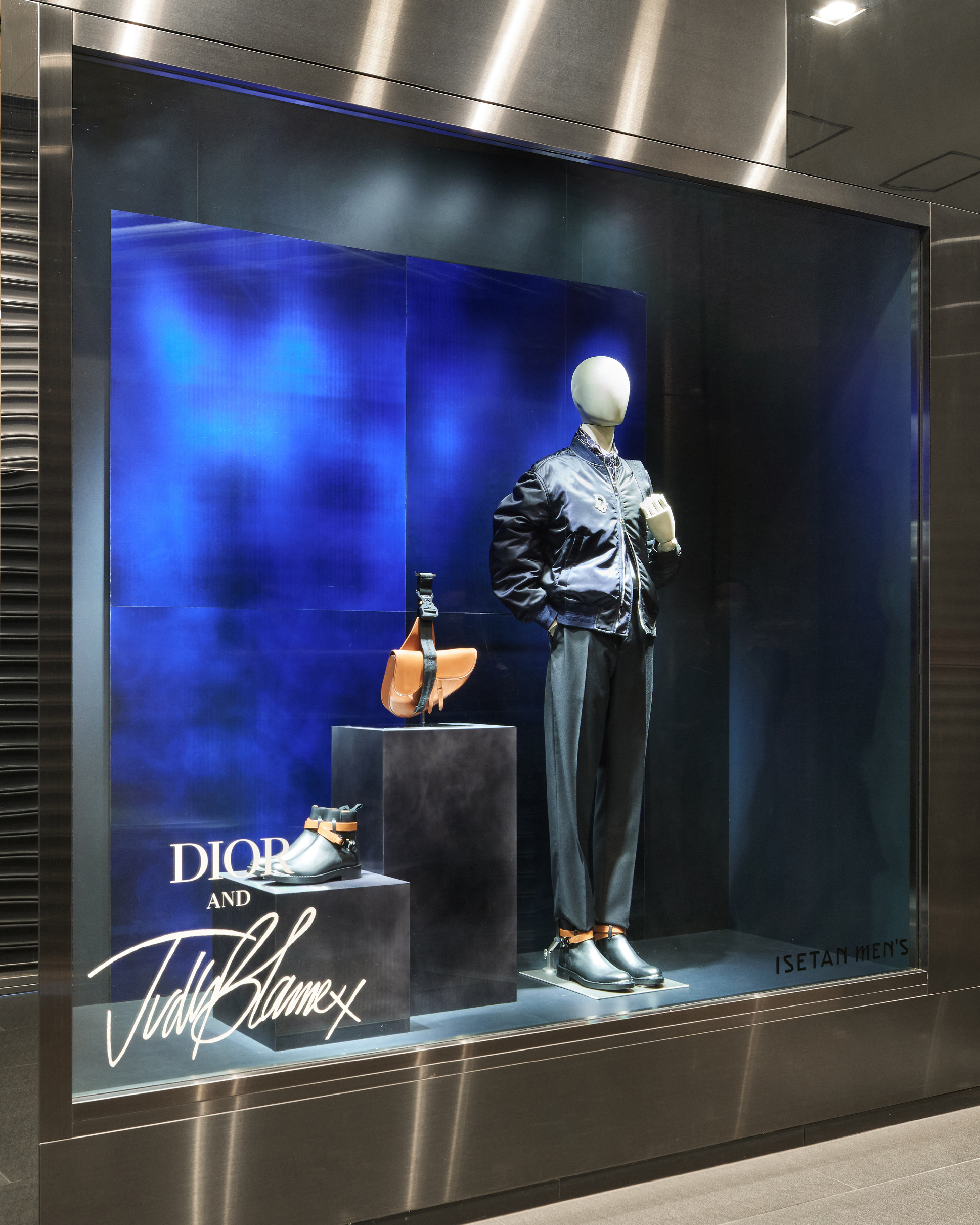 Dior on X Visit the DiorWinter20 pop up at Isetan Tokyo until September 15 https t 2V4KJeheJQ. The men s collection by Kim Jones evokes the aesthetic of Judy Blame and features special jewelry by Y...
