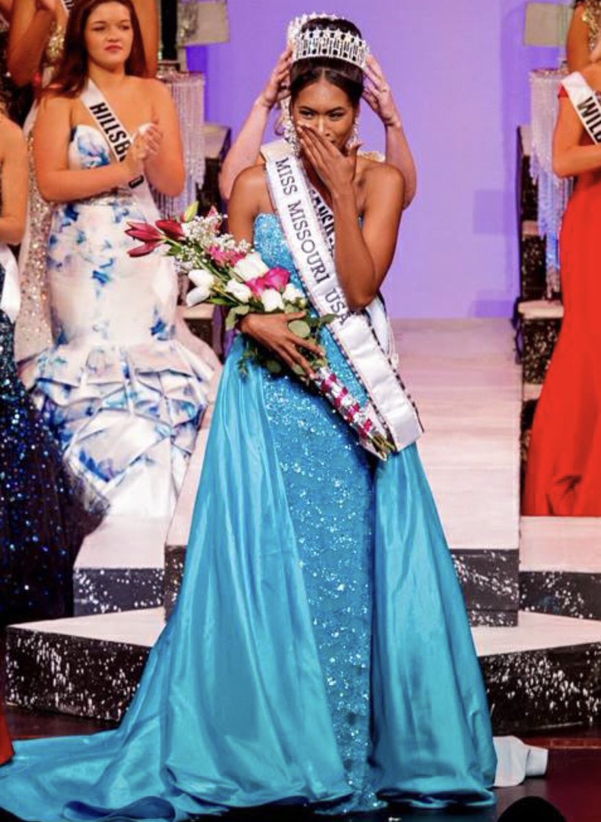 PettyBoop617's tweet photo. @SwaggyCTV Mugshot vs Miss Missouri. #shecangonow https://t.co/lGf0H0LZ35