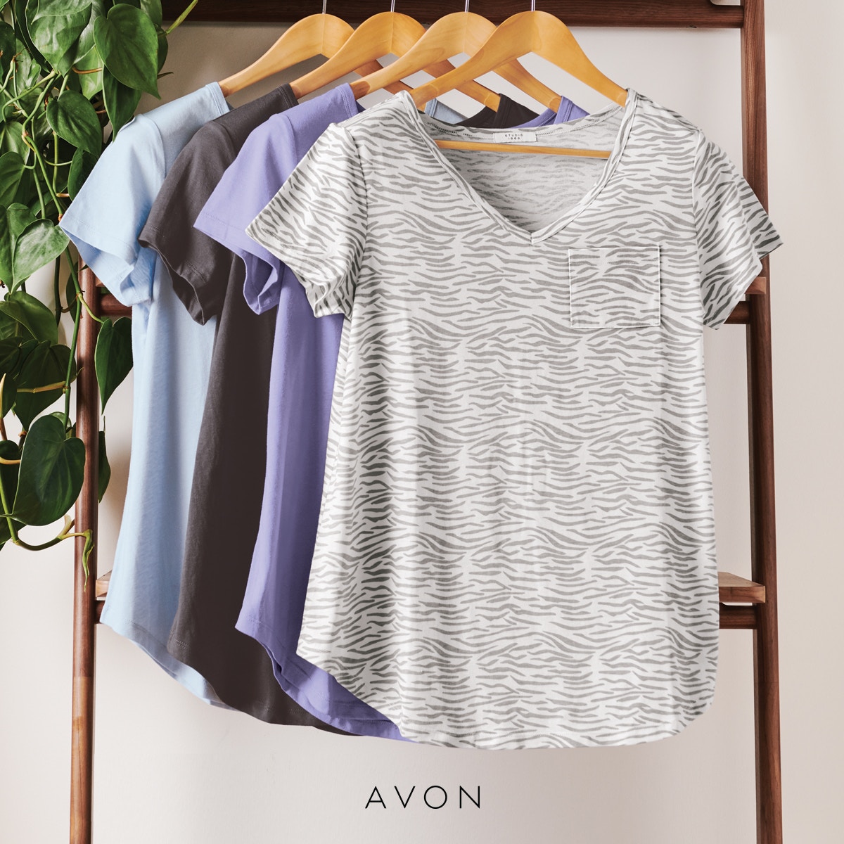 BillieGaines13's tweet photo. 4-Pack V-Neck Pocket Tees-fashion design created to flatter your shape so you can feel comfortable, confident and totally yourself. #pockettees #womentees #womenshirts https://t.co/RkUjao72e4 https://t.co/nXWaC1Bqzm