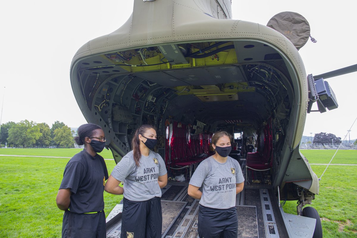 WPAOG's tweet photo. Today is the last day of Branch Week for 2020.
Here are some amazing photos of Cadets at West Point taking advantage of the opportunity to ask questions and learn more about the different Branches and what opportunities lay ahead.
#BranchWeek #WestPoint #LongGrayLine https://t.co/1tbaW387mq
