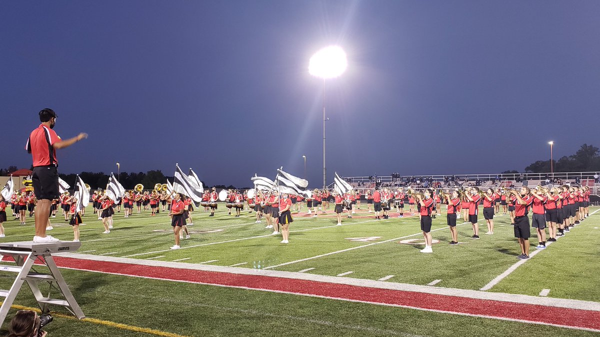 steven_ast's tweet photo. The @_BBHHS @BBHHSBand with a great halftime performance! #GoBees https://t.co/yzuyoJaw0r