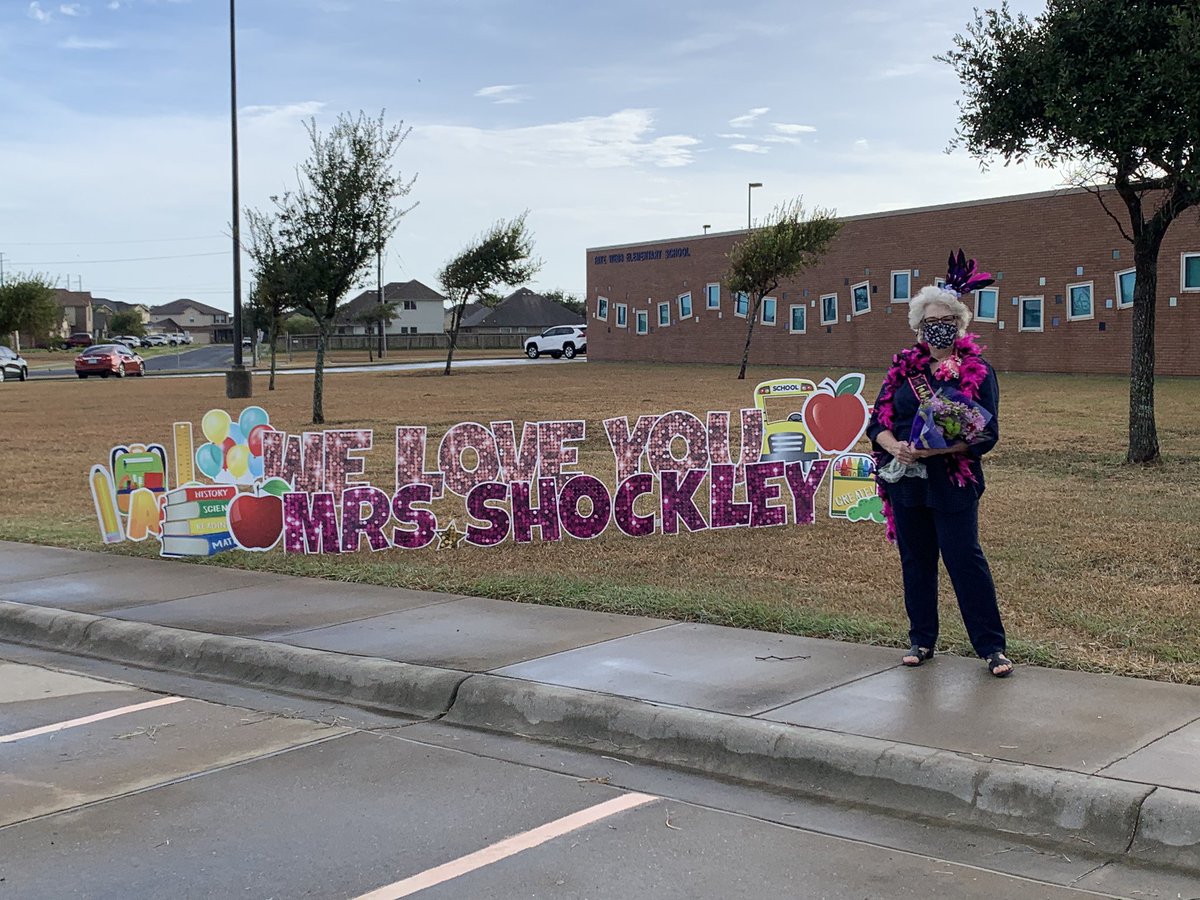 KimEllis23's tweet photo. Happy Retirement Mrs. Shockley!! Thank you for your 49 years of service in the classroom!! You will always be #WebbFam! @CCISD @webb_es https://t.co/3VbbQxTcI4