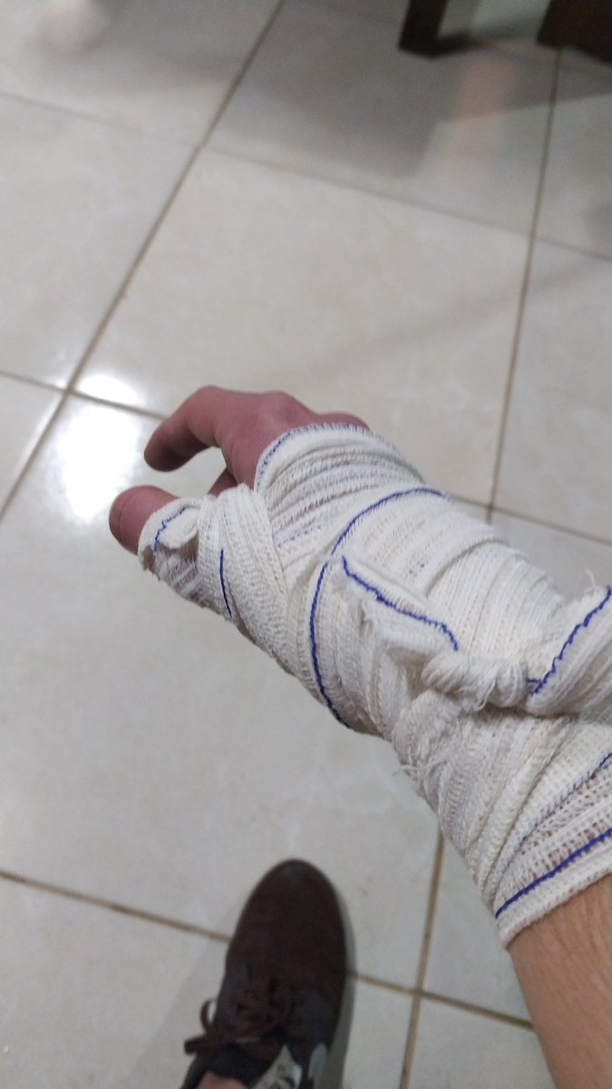 gabrielwlau's tweet photo. O ódio não leva ninguém a nada
Mas vsfd
Agora tô puto e com dor https://t.co/9FsmlKHFgw