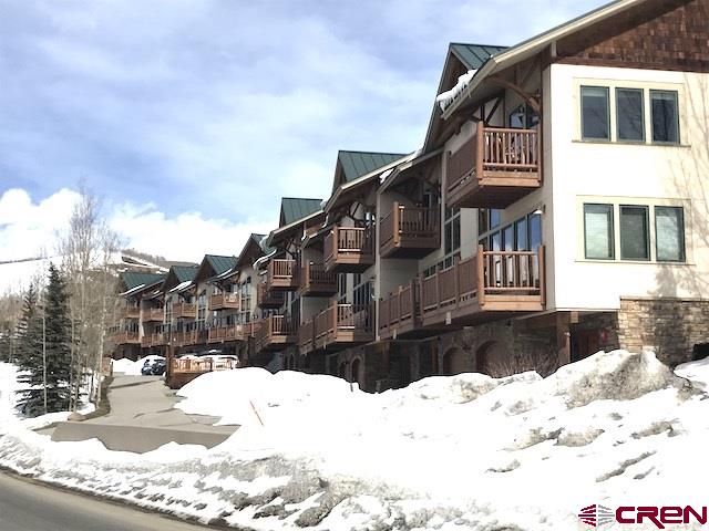 PremierMountain's tweet photo. Another family finds their mountain retreat working with the help of Laurel. 24 Hunter Hill Road #1 is a stunning end unit with unobstructed views of the Crested Butte peaks. Owners can enjoy the views from private decks and floor to ceiling windows. https://t.co/zLEo8JS83h