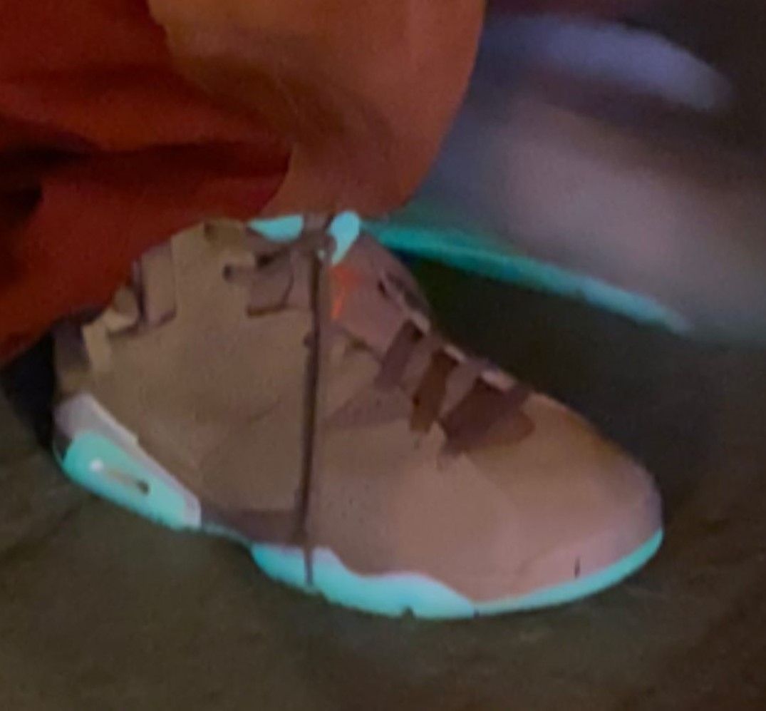 travis scott jordan 6 british khaki glow