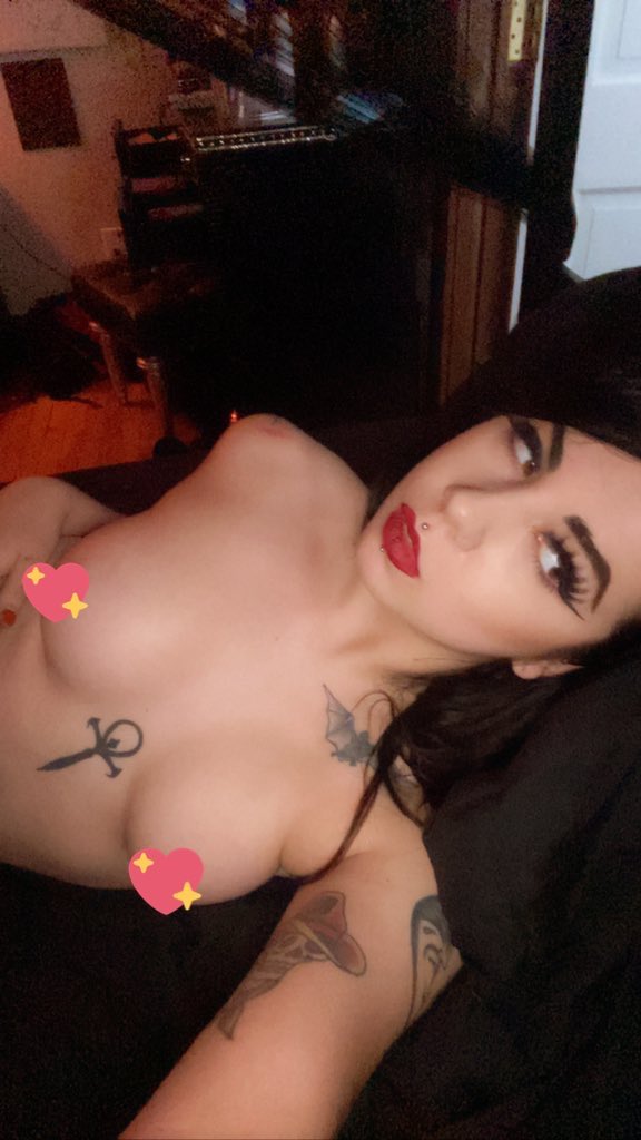 baeprilludgate's tweet photo. Made a Twitter for just my content! Follow me! 

#onlyfans #nudes #porn #gothgirl https://t.co/wqkEEEgoxM