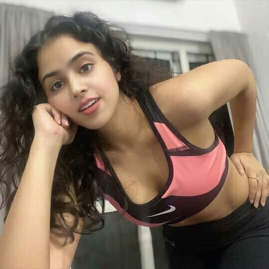 nanoaill's tweet photo. هناك جميلة تعيش فى شرم الشيخ تعشق الرجال وهذا هو الايميل الخاص بالفيسبوك......Brilliant Rita....وهذة الصور https://t.co/ZmpAzduZsm