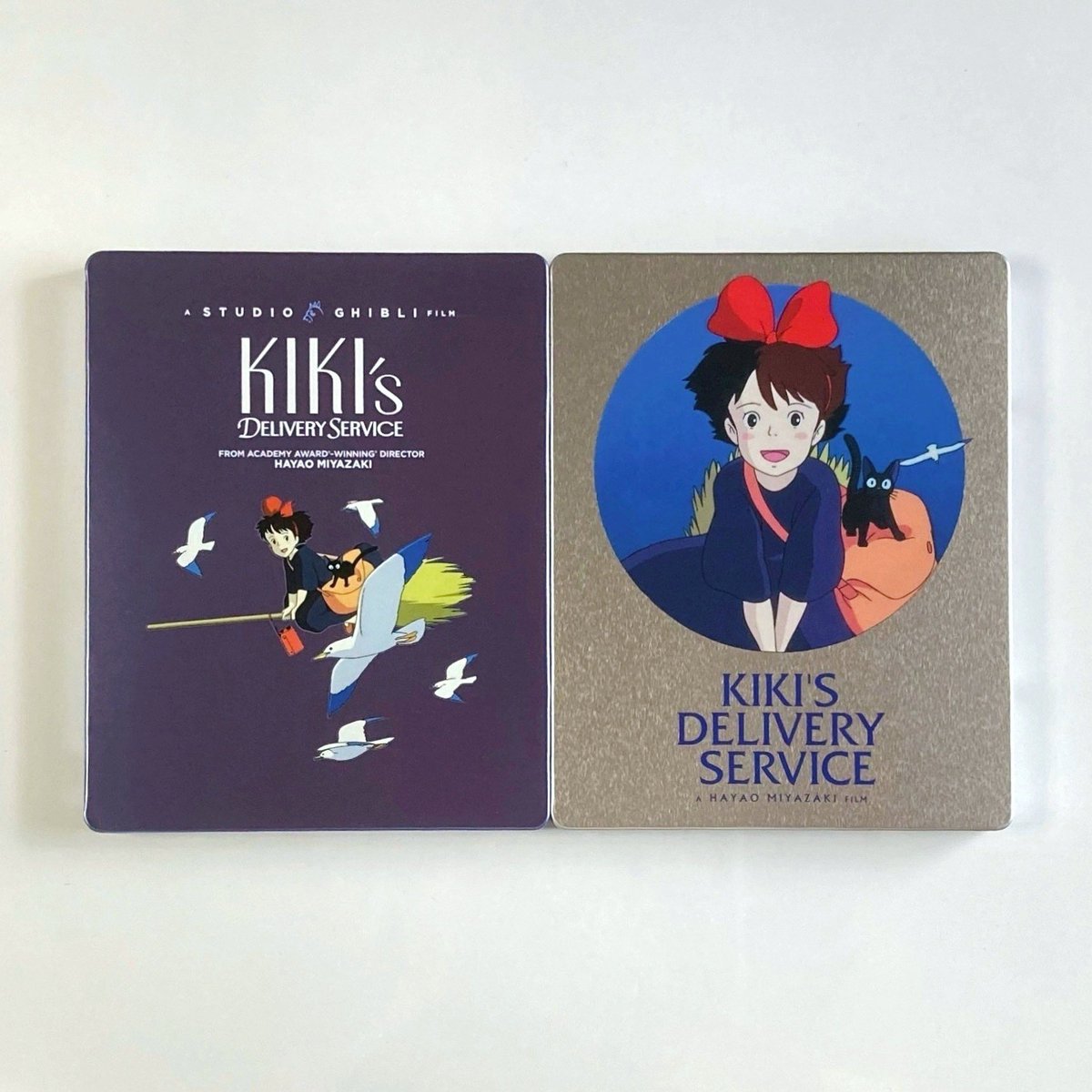 Hiro En Twitter ジブリ 魔女の宅急便 スチールブックのディスクレーベルデザインはこんな感じで このチョイスも可愛くて良いよね 8pの冊子も嬉しい Uk版のスチールブックと並べてみたけどどっちも好きだな Steelbook 魔女の宅急便