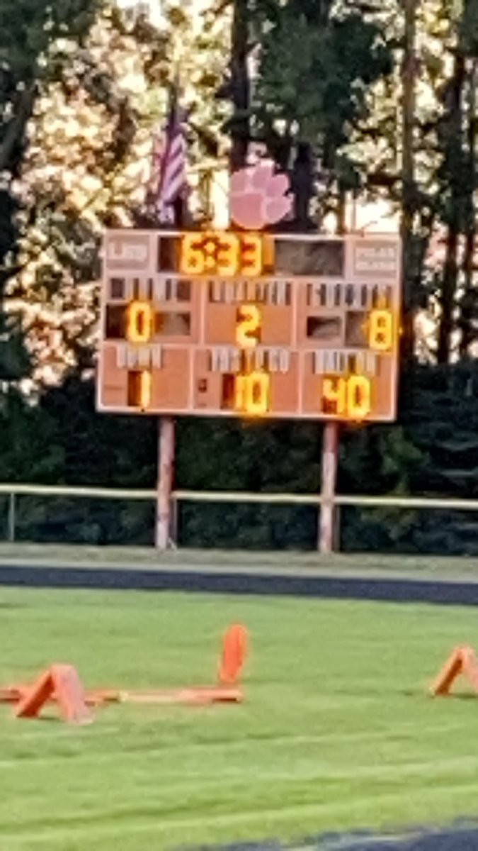 CombsJodi's tweet photo. Falcons lead at half. Woot, woot!!!
#falconsonfire https://t.co/VoAfMWKzNr