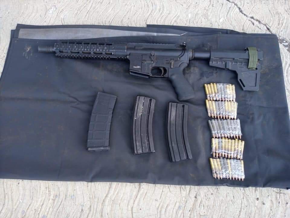 ElPerro11218540's tweet photo. #Michoacán
Elementos de la Policía Michoacán decomisan #CamiónMonstruo, armas y un vehículo con reporte de robo en el municipio de #Aguililla

@blogdelnarcomx @SinEmbargoMX @UnidadDeInteli1 @CarlosLoret https://t.co/EQNRbVm6ZB