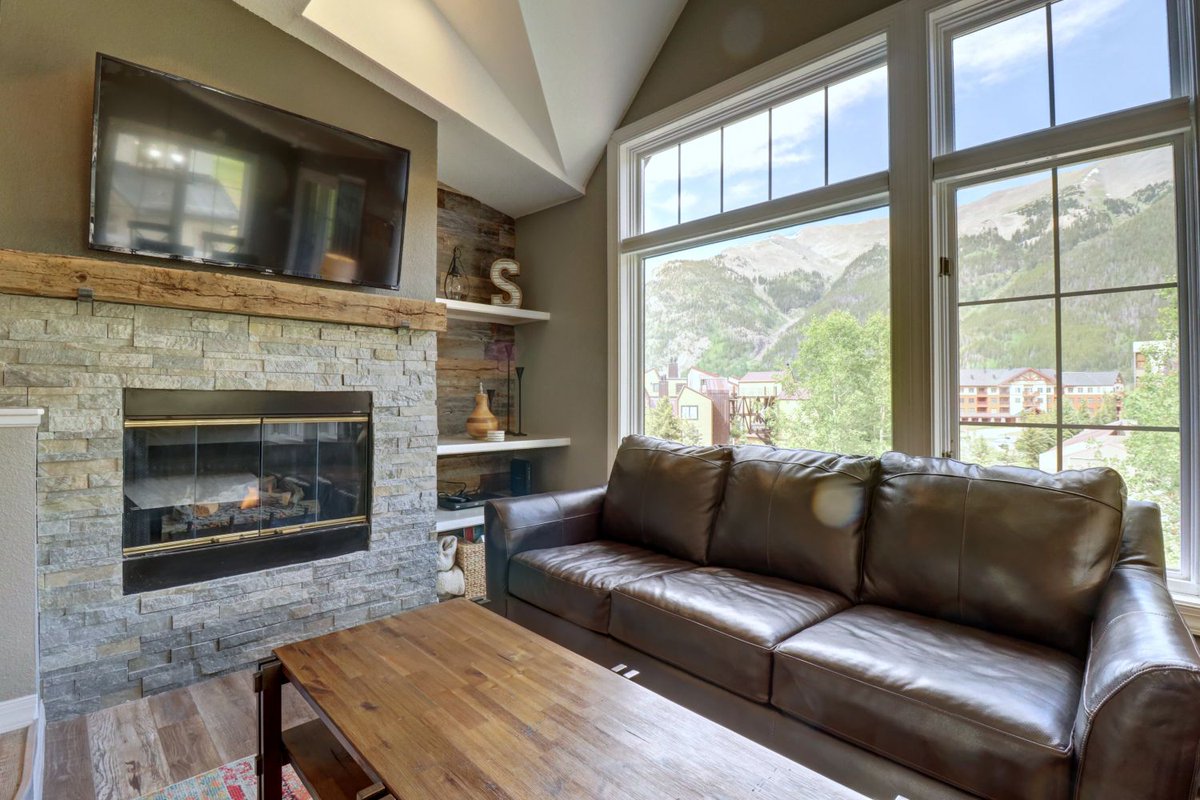 SkyRunCopper's tweet photo. Forever our favorite view from ER4 Elk Run Townhome 🤩🏔️🏔️ - https://t.co/xmt1xg4XOg https://t.co/tsDa91wR3r