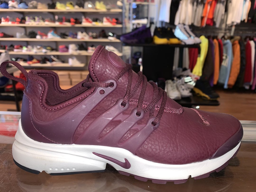 DirectKicks's tweet image. Air Presto "Burgundy"
Size 4.5 (6W) $59.99 Shop Now!
directkicks.com