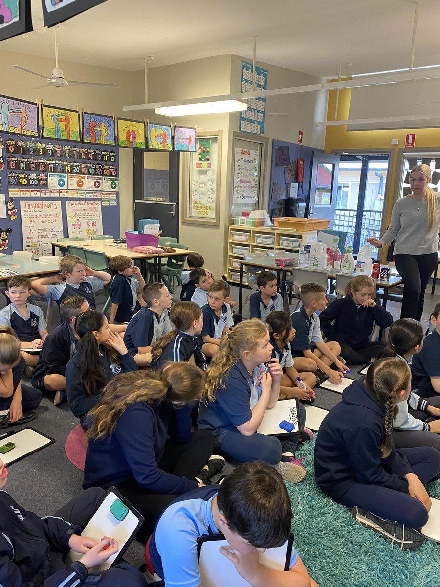 Miss Tipper, our awesome Prac student, teaching a Volume &amp; Capacity lesson 🙌🏻📚