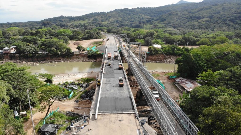 MIKOSAS2's tweet image. #Yopal Puente sobre el río Charte calzada derecha