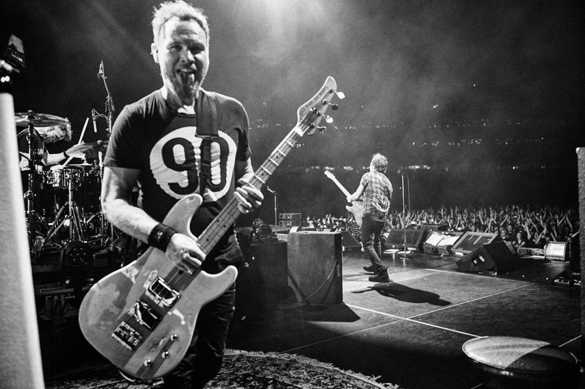 #Repost <a href="/Danny_Clinch/">Danny Clinch</a> 
・・・
<a href="/pearljam/">Pearl Jam</a> in B/W ! Where are you watching from ? @montanapoolservice <a href="/jeffamentsarmy/">Jeff Ament's Army</a> #thehomeshows <a href="/eddievedder/">Eddie Vedder</a> #pearljam