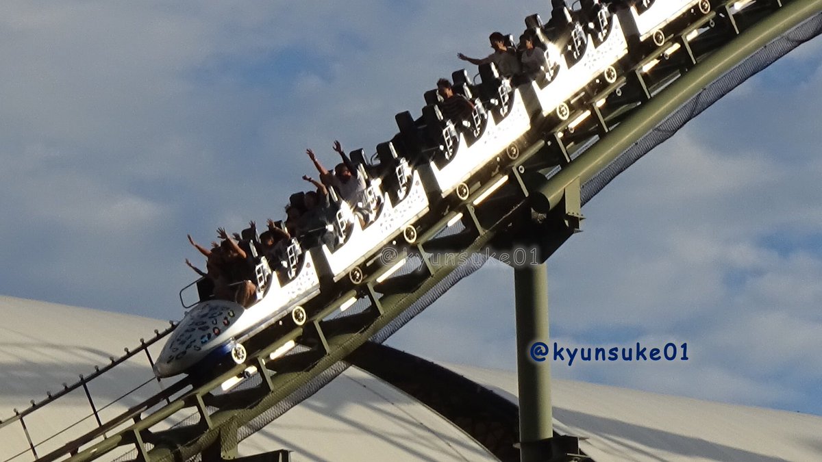 キュンすけ 夕陽に輝く旧型ボディー 個人的に新型より旧型の方が好き ビッグアドベンチャーコースター アドベンチャーワールド キュンすけ 夕陽に輝く旧型ボディー 個人的に新型より旧型の方が好き ビッグアドベンチャーコースター アドベンチャーワールド