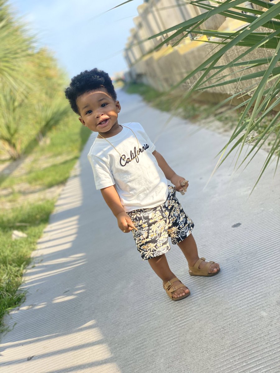 EssCape__'s tweet photo. Hey google, play Mama’s Hand by Queen Naija. 💙 https://t.co/ObuUpbOCqZ