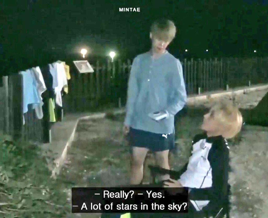 Jimin approached Taehyung while he was alone; told Taehyung about his experience with the stars and took a photo of him 