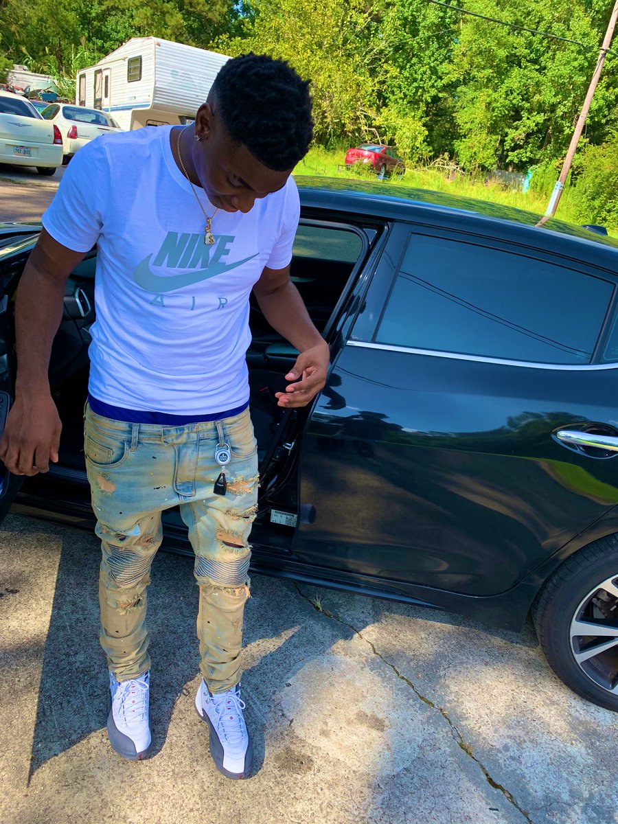 Shannondagoaat's tweet photo. 21 & Turnt Up Too The Fullest™️🏴☠️
#Yungfast💨 https://t.co/oG5xPVEon6