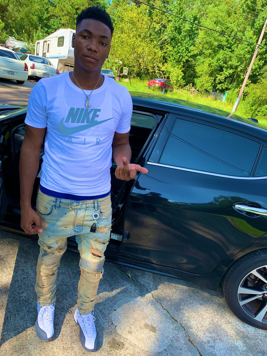 Shannondagoaat's tweet photo. 21 & Turnt Up Too The Fullest™️🏴☠️
#Yungfast💨 https://t.co/oG5xPVEon6
